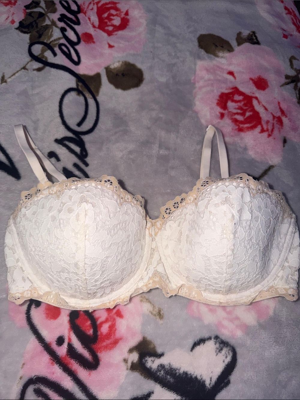 Victoria's Secret Lace Strapless Convertible Bra - Cream